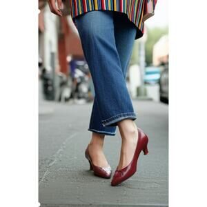 NWOT GUCCI Authentic Red Burgundy Almond Toe Medium Heel Slip On Pumps 4C EU 34C